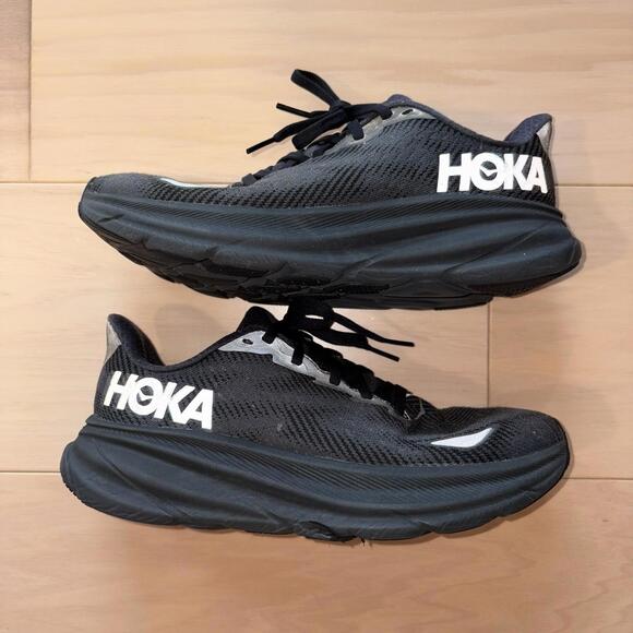 Hoka One One Clifton 9 GTX Women's Running Shoes Size 7 B Triple Black - Picture 2 of 9